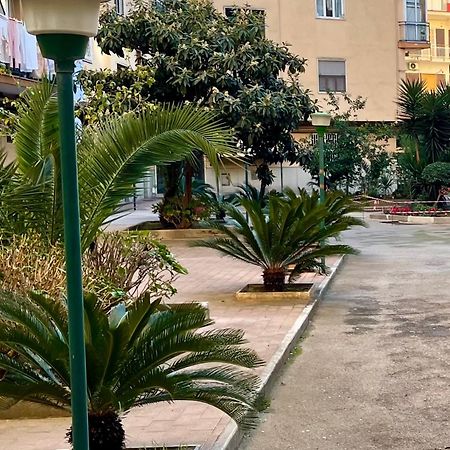 L'Angolo Del Sorriso Napoli Bagian luar foto